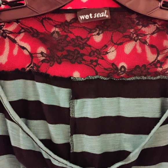 Wet Seal Black and Gray 3/4 Sleeve Crop Blouse - Picture 3 of 4